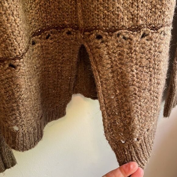 VERY UNIQUE BKE WOMEN’S SWEATER/CARDIGAN SIZE MEDIUM - Picture 4 of 6
